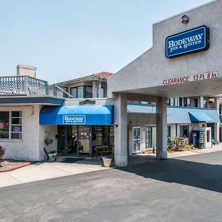 Rodeway Inn & Suites Colorado Springs Exterior photo